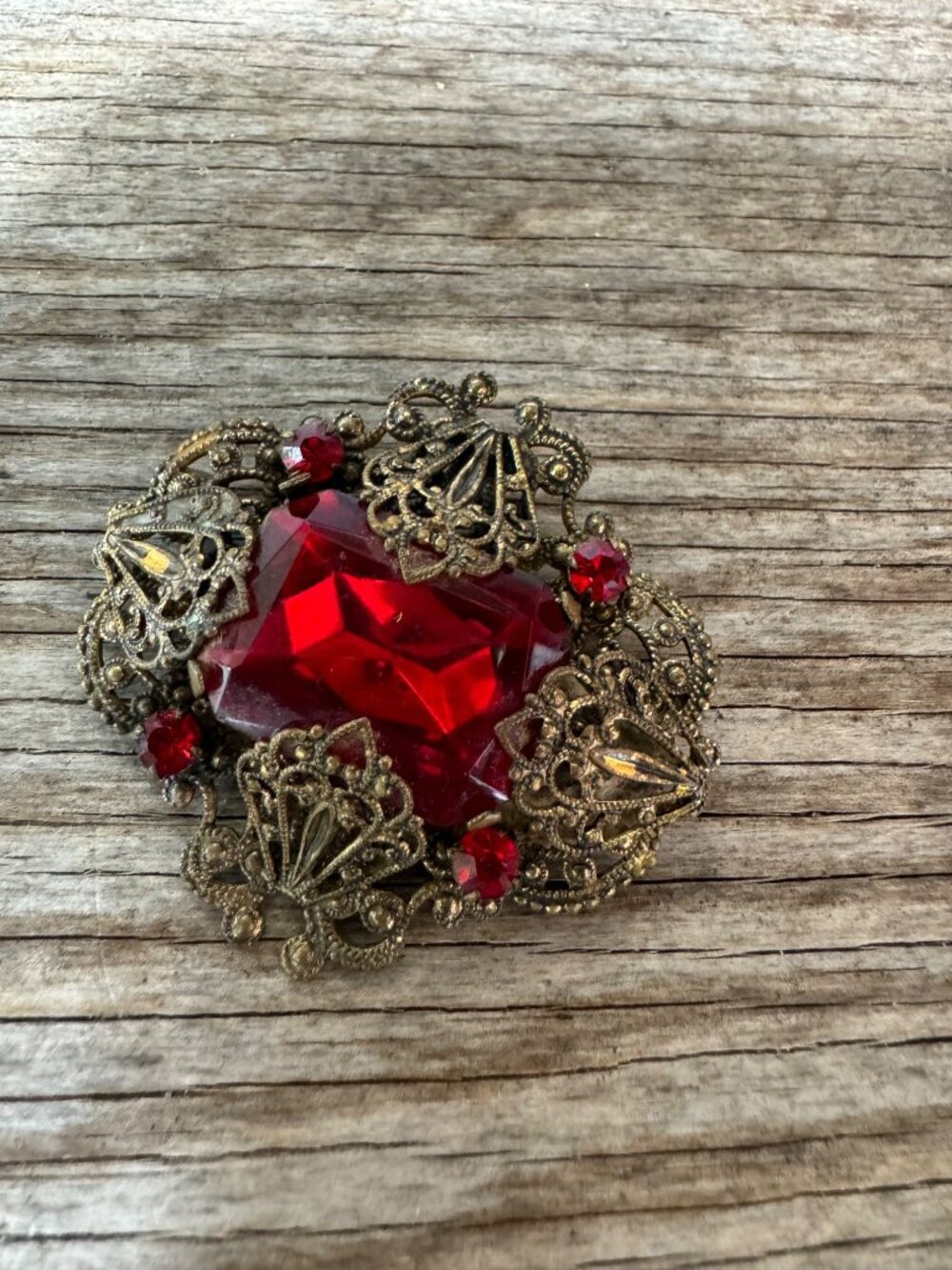Vintage Red Glass Rhinestone Brooch Pin Gold Tone Filigree Victorian Revival 2” - Picture 4 of 5